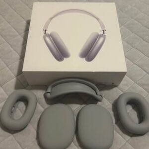 AirPod maxes silver color way with noise cancellation with silicone covers